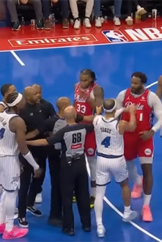 Suggs expulsé après une altercation avec Drummond