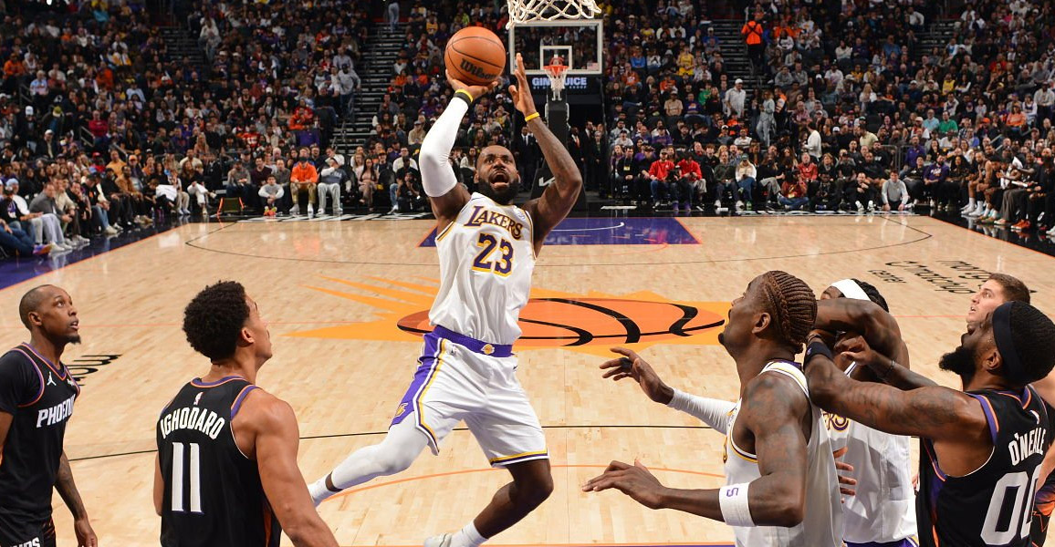 CQFR : Les Lakers se font peur, Stephen Curry cartonne en vain