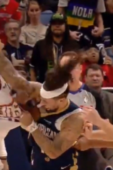 José Alvarado et Mark Williams se sont envoyés des mandales !