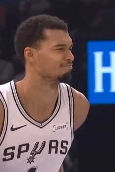 Victor Wembanyama a-t-il trop frimé face à OKC ?