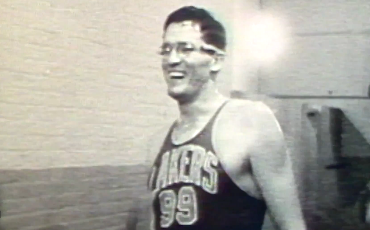 Jambe cassée, 166 points de suture… George Mikan, le joueur le plus dur au mal de l’histoire ?