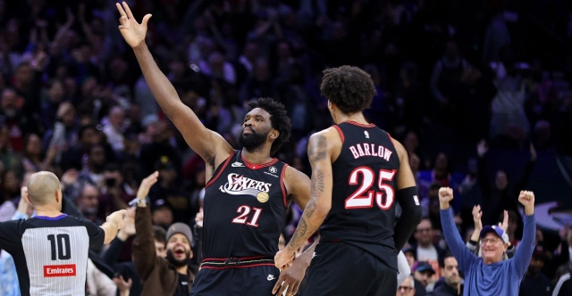 Culte : Embiid se blesse en célébrant son panier clutch