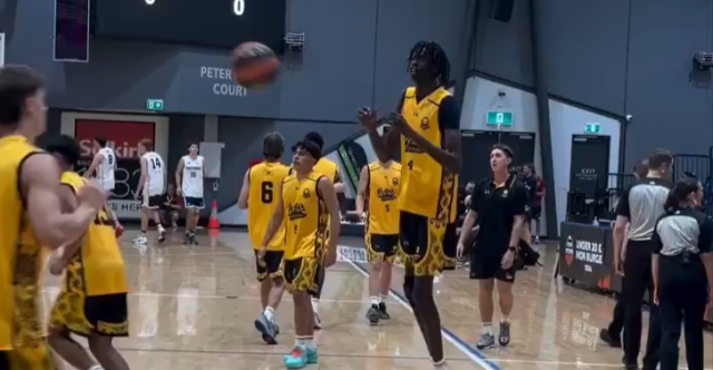 Ce joueur de 17 ans déjà plus grand que Victor Wembanyama