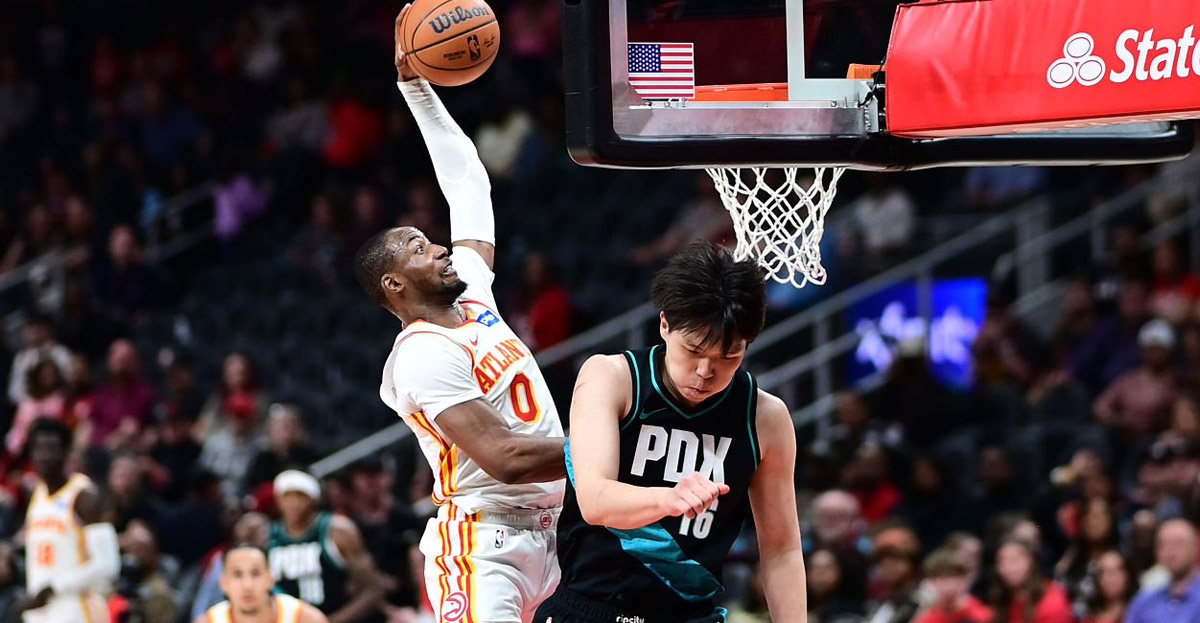 Kuminga fait le show avec 2 énormes dunks et devient le chouchou des Hawks