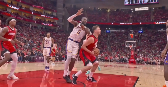 Rockets-Lakers : tensions, expulsions et série relancée