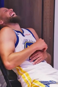 Steph Curry et Jimmy Butler se lâchent dans le vestiaire