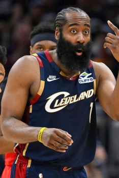 Harden sous pression : embrouilles, pertes de balle… et série sous tension