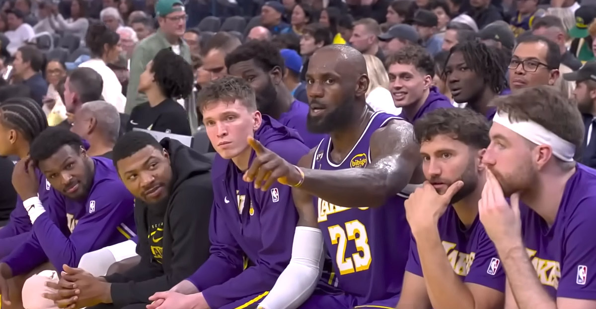 https://www.basketsession.com/statics/uploads/2026/04/LEBRON-vs-Fan.jpg