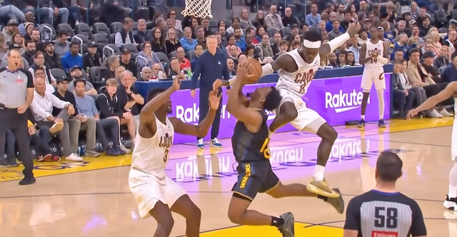 Dennis Schröder en mode ninja : une faute complètement folle !