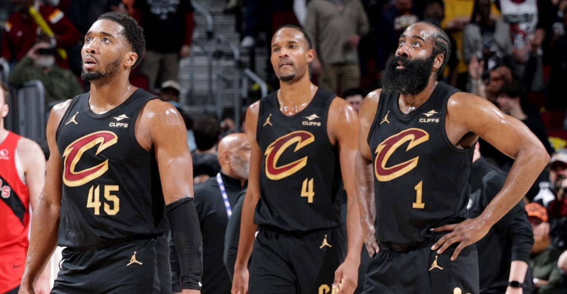 Les Pistons implacables, Harden passe à côté