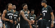 Wembanyama éjecté, les Spurs subissent le comeback des Wolves !