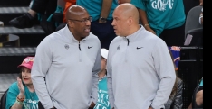 Comment le père de Jalen Brunson a recadré Mike Brown en lui demandant de la fermer