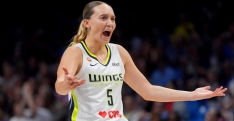 Paige Bueckers fait de nouveau le show, Aliyah Boston porte Indiana