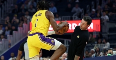 81 points encaissés en une mi-temps : JJ Redick secoue déjà les Lakers